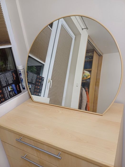 Скрин, огледало и шкаф