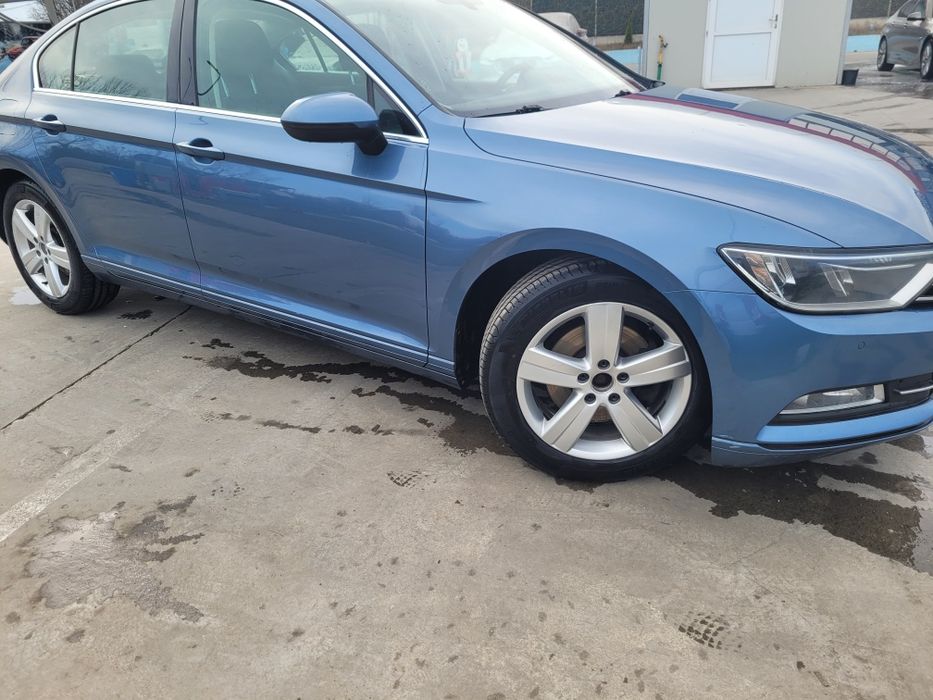 Vind Passat b8 an fabricație 2015 euro 6 pret 9300 euro