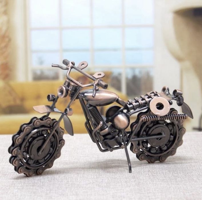 мотор декоративен с  атрактивен дизайн от метални части