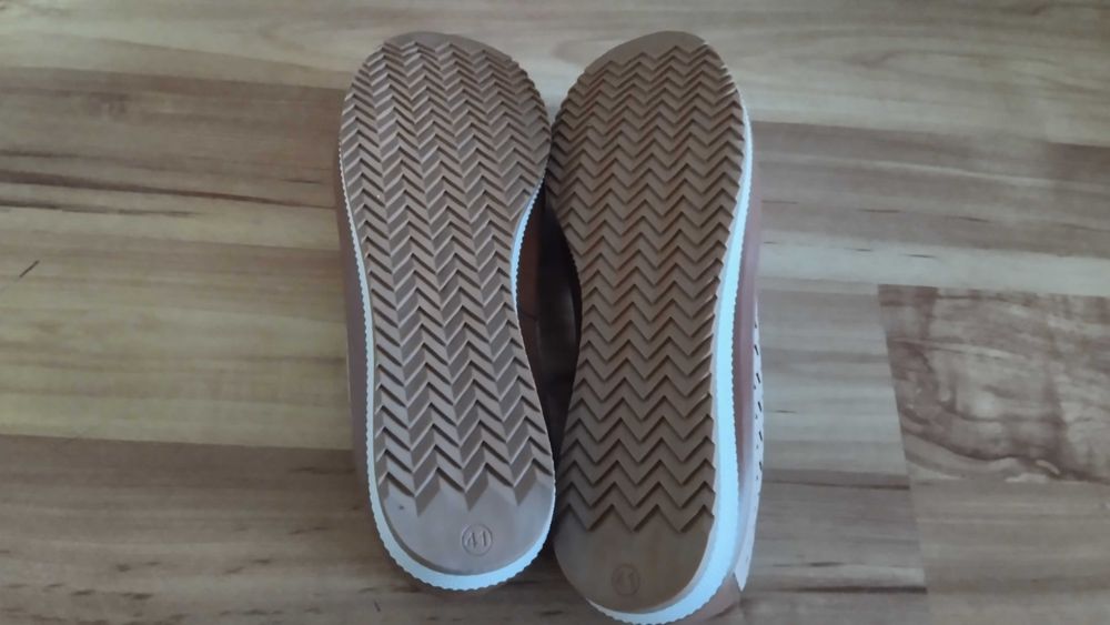 Дамски пролетно-есенни обувки