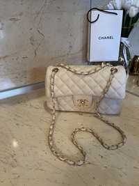 Chanel CC Classic екрю среден размер