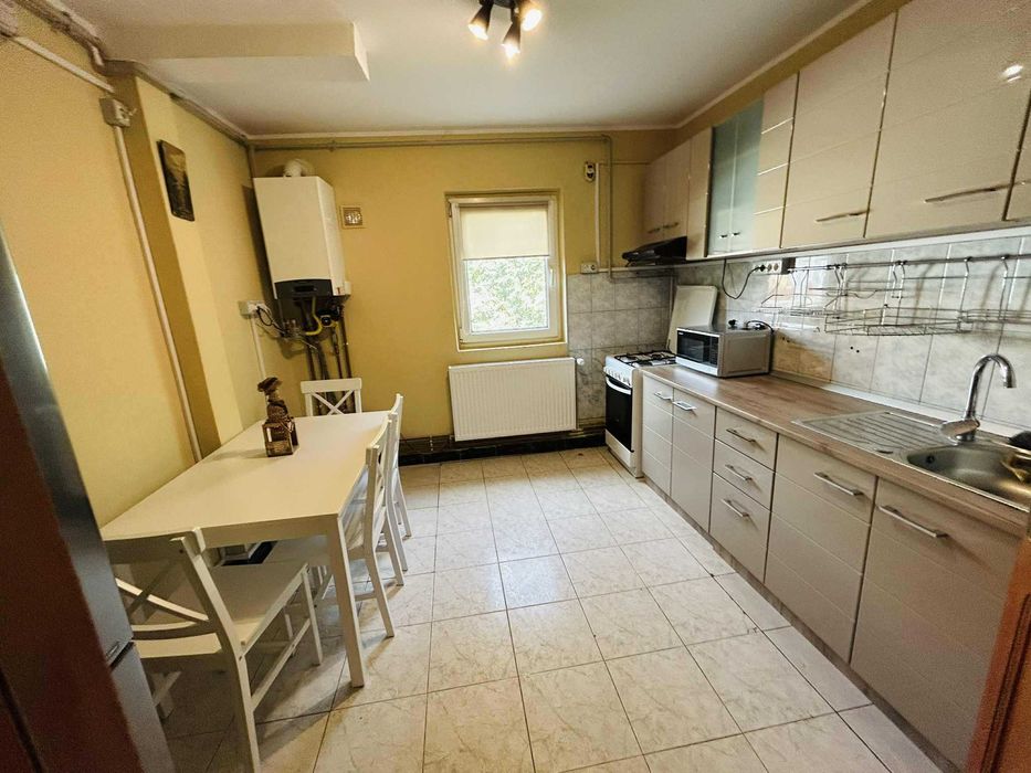 De inchiriat de la proprietar apartament 3 camere Complexul Studentesc