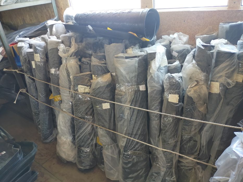 Коврики в багажник автомобиля.