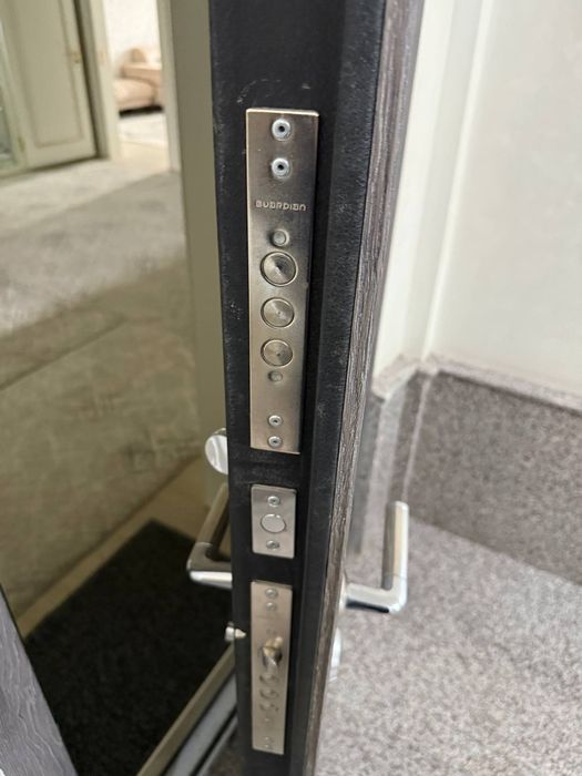 Ремонт замков установка замков вскрытие замков Zamok oʻrnatish eshik o