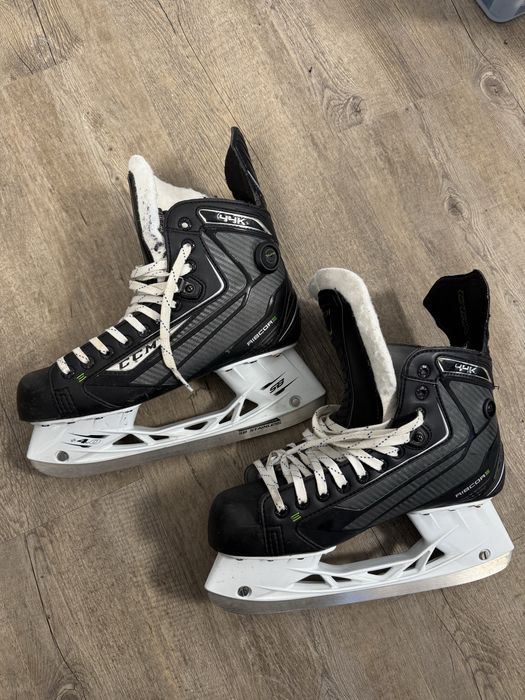 Patine hockey CCM Ribcor 44K mărimea 43, ca noi + geantă cadou