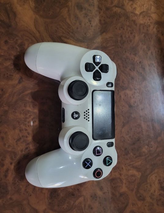Продам джойстик на ps4