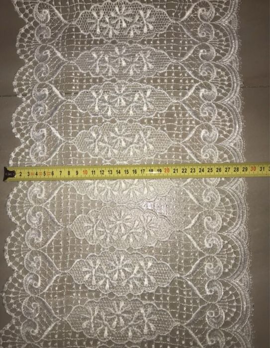 Broderie lata de 30 cm