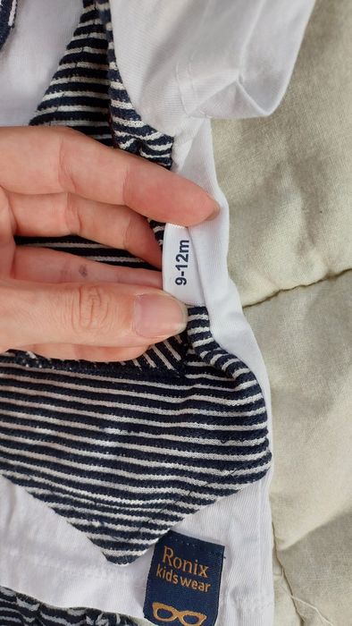 Чисто ново костюмче за бебе момче, 9-12 месеца