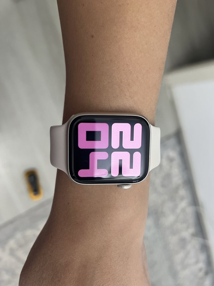 Продам Apple watch SE 2 Gen (2023)