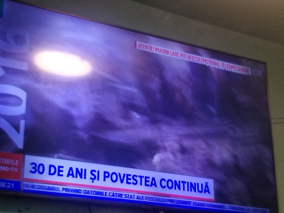 Vând TV Samsung negru