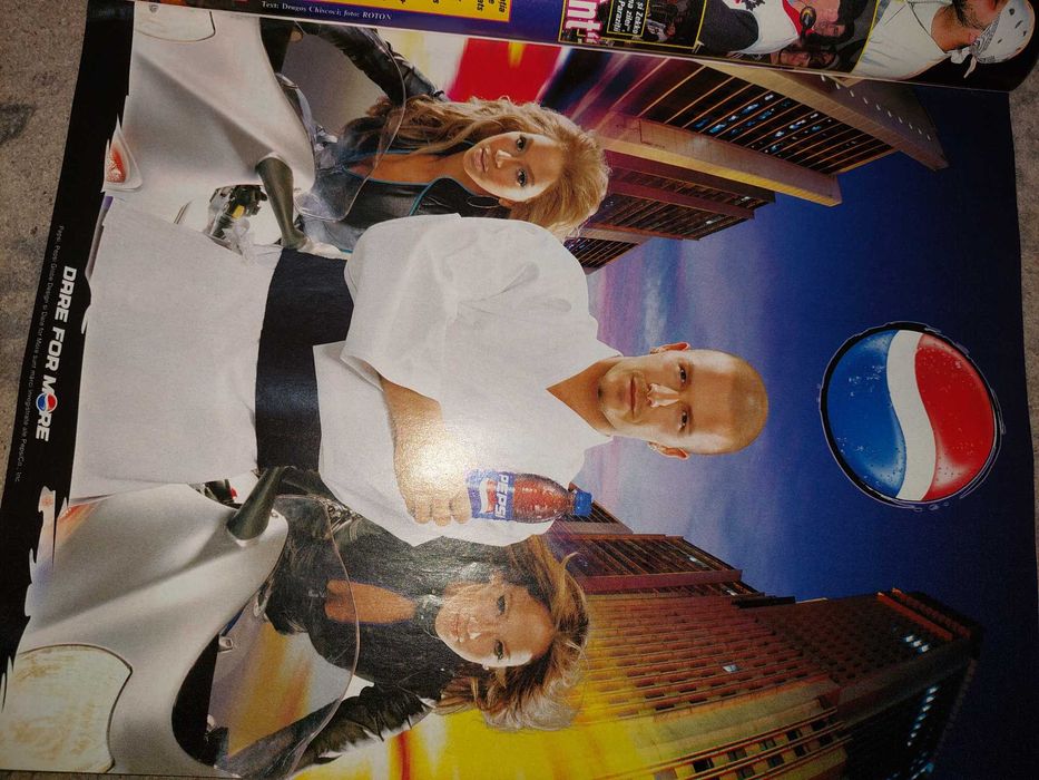 revista bravo cu adela popescu si dan bordeianu pe coperta