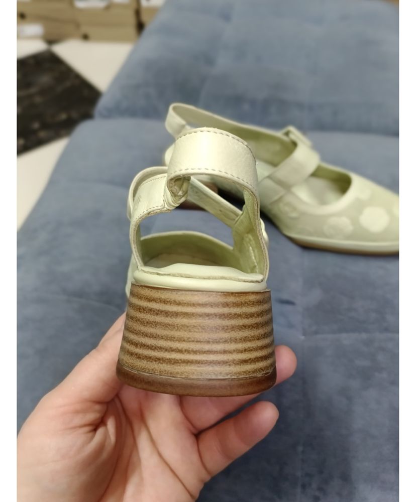 Продам срочно обувь