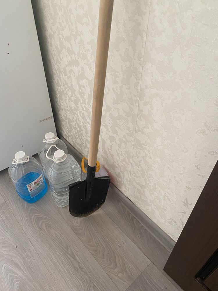 Лопата продается