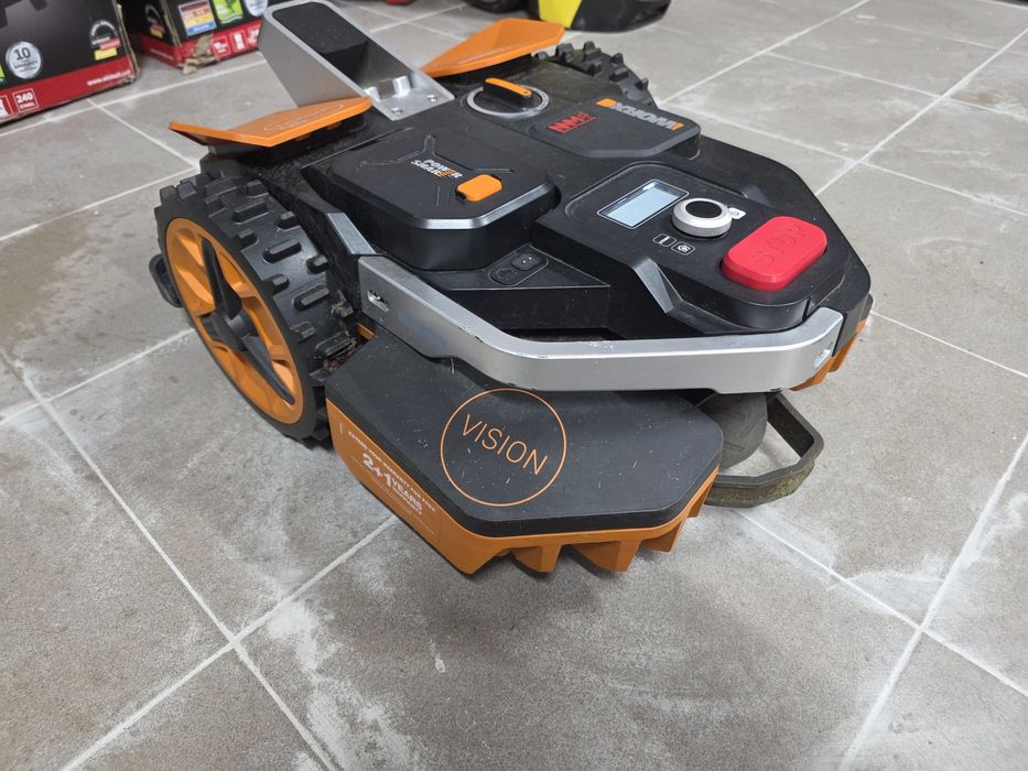 Robot tuns iarba Worx Vision Landroid M600 WR206E