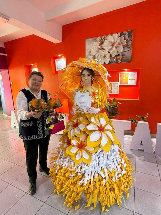 Платья для школьных выставок