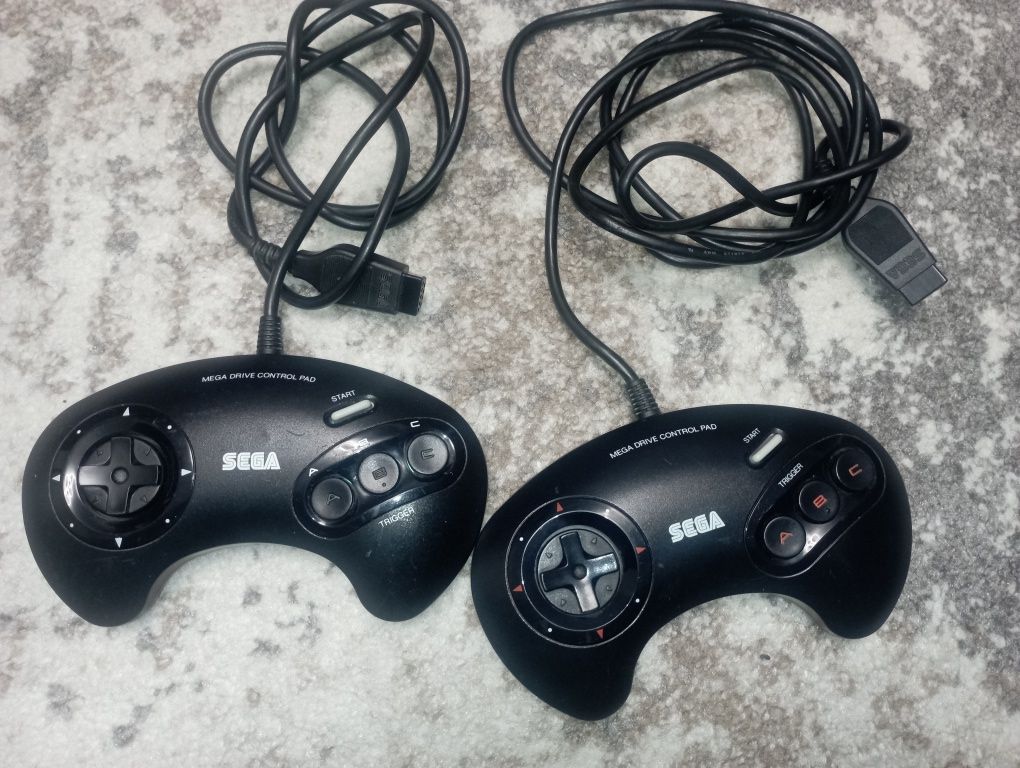 2 x controller Sega Mega Drive