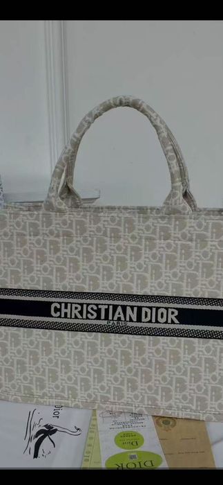 Geantă Christian Dior model 2026