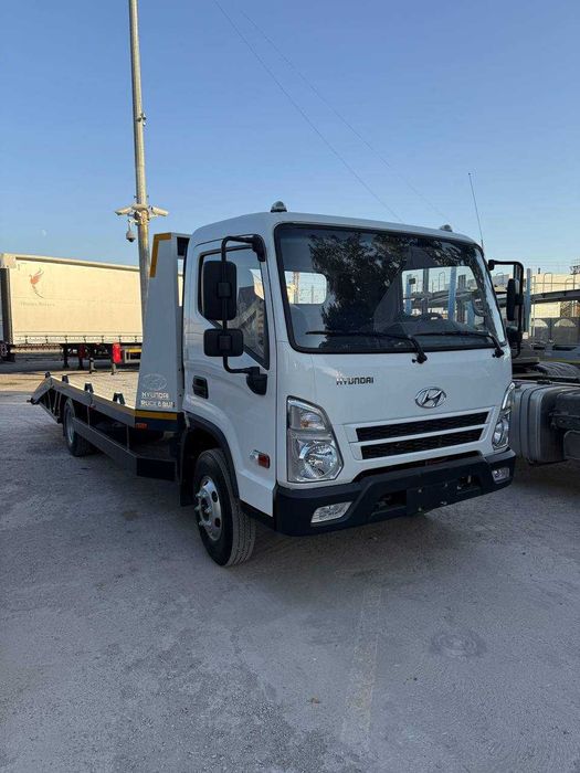 HYUNDAI EX8 Эвакуатор с ломаной платформой 4 т
