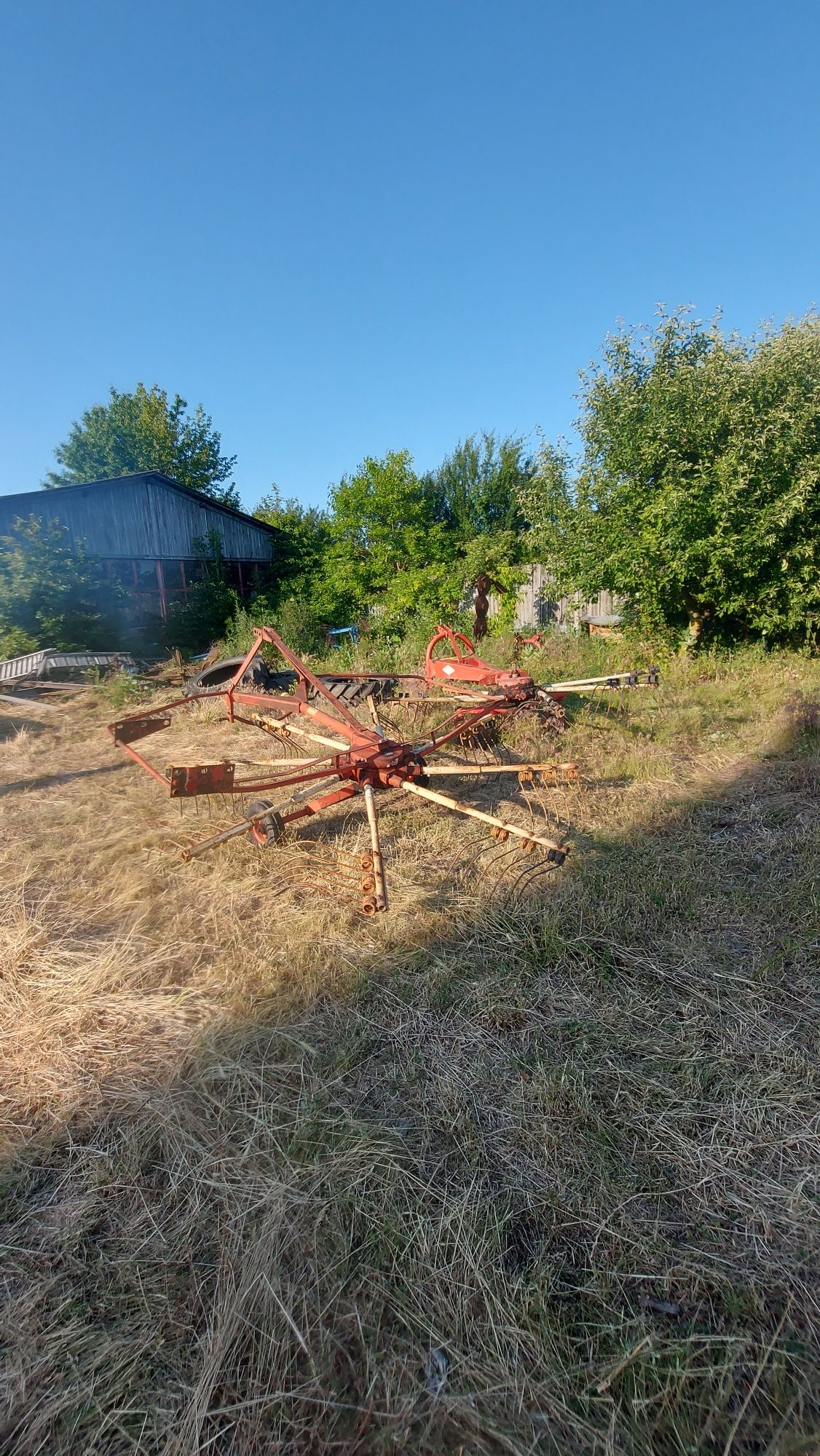 Vând greblatoare tip păianjen kune , 2m 30 l , 1100 EUR,  negociabil!!