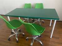 Офис маса + 6 стола с колелца. Зелени.