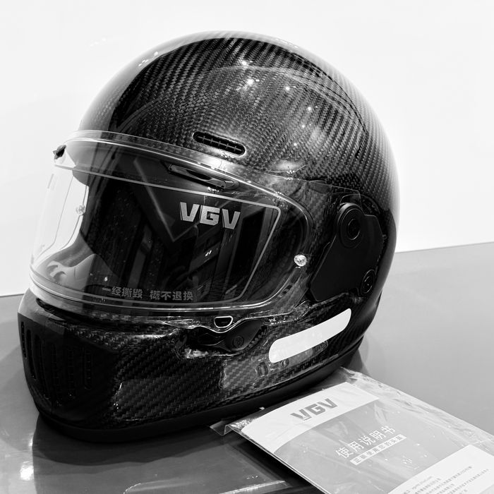 Мотошлем новый карбон, размер XL (160-170)