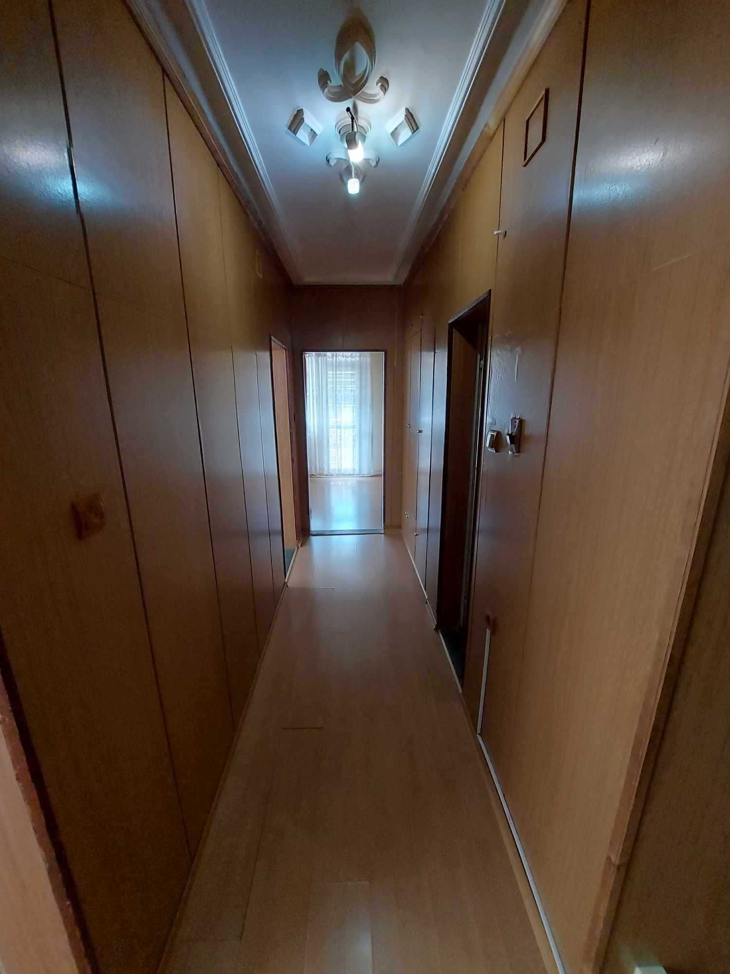 Тристаен апартамент, 89кв.м, кв. Боровец