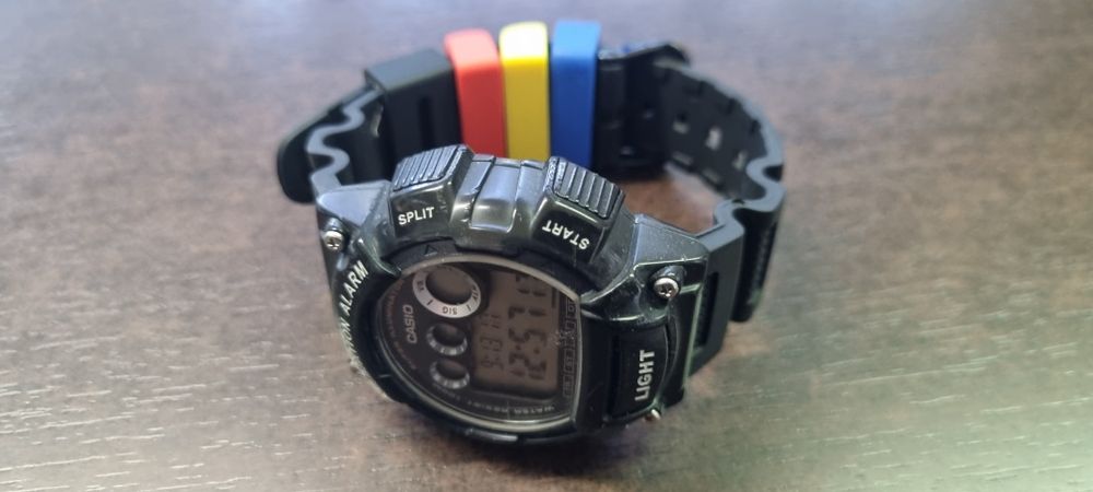 Ceas Casio cu alarmă