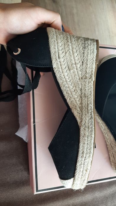 Сандали, обувани веднъж