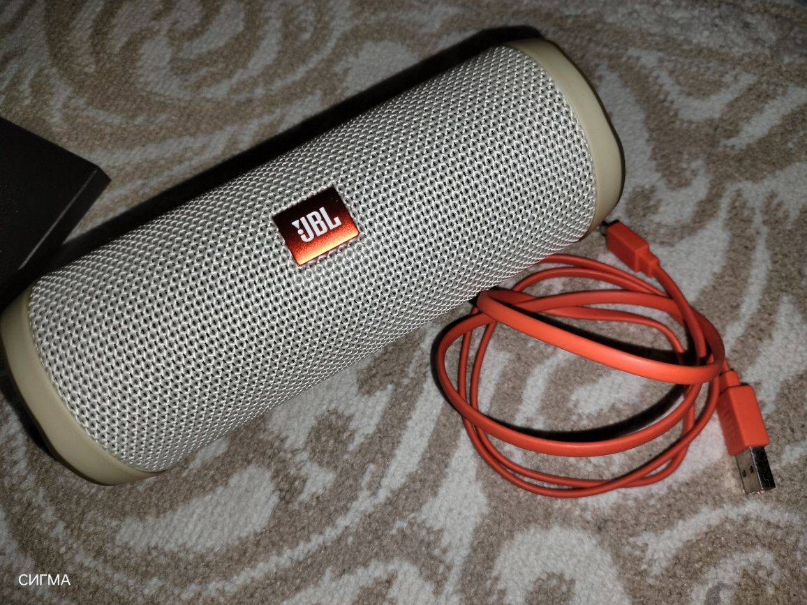 Продается колонка ориг Jbl flip 4