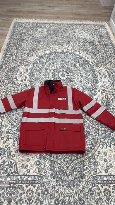 Спецодежда рабочая куртка зимный и перчатки