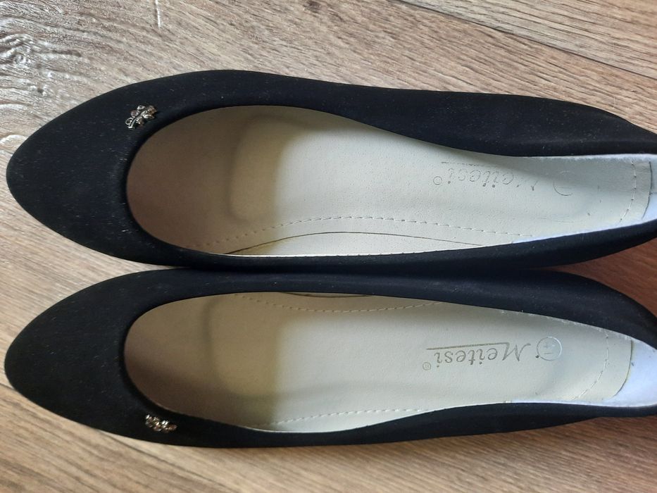 Продам балетки новые