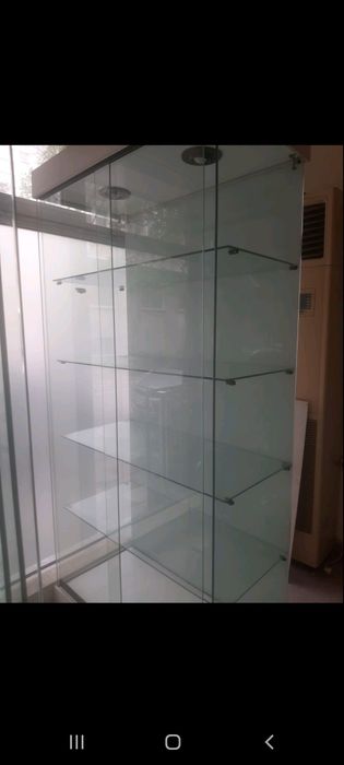 Италиански  витрини  за  бижута ,часовници,мобилни  телефони