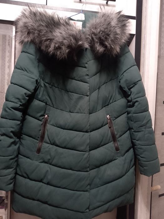 Продается зимняя женская одежда 50 размер.