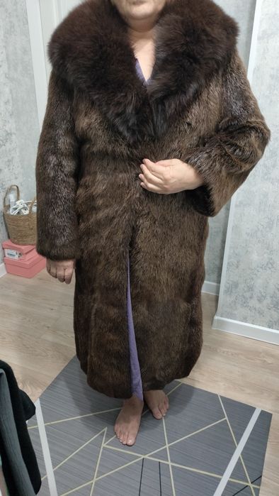 Шуба из ондатры с роскошным воротником из песца размер 50-отличная цен