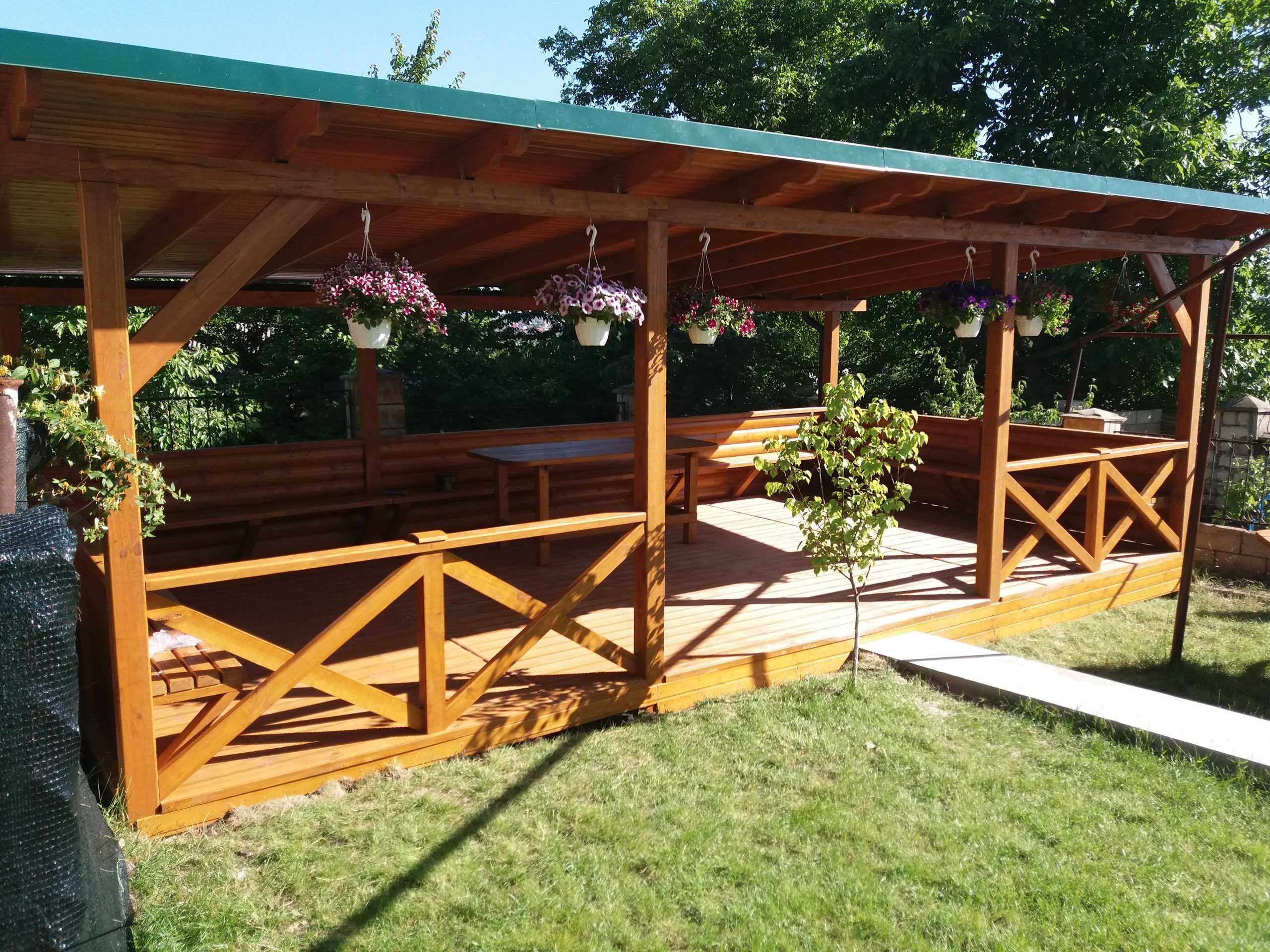 Foisoare, Terase, Cabane stil A-Frame si case din structura de lemn
