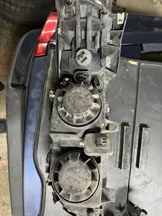 Фар за Volvo S60 десен