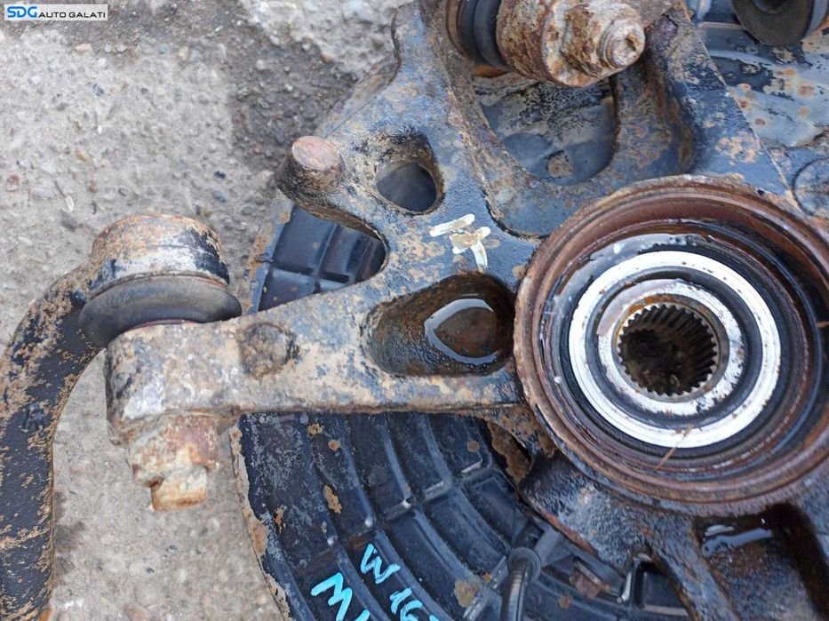 Fuzeta Butuc cu Rulment si Senzor ABS Dreapta Fata Mercedes ML W163 1997 - 2005 [X3577]