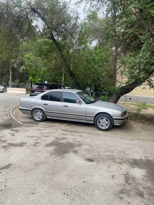 Продам bmw e34 520i