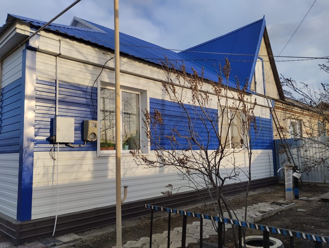 Продам 1/2 в 2х КВ.доме