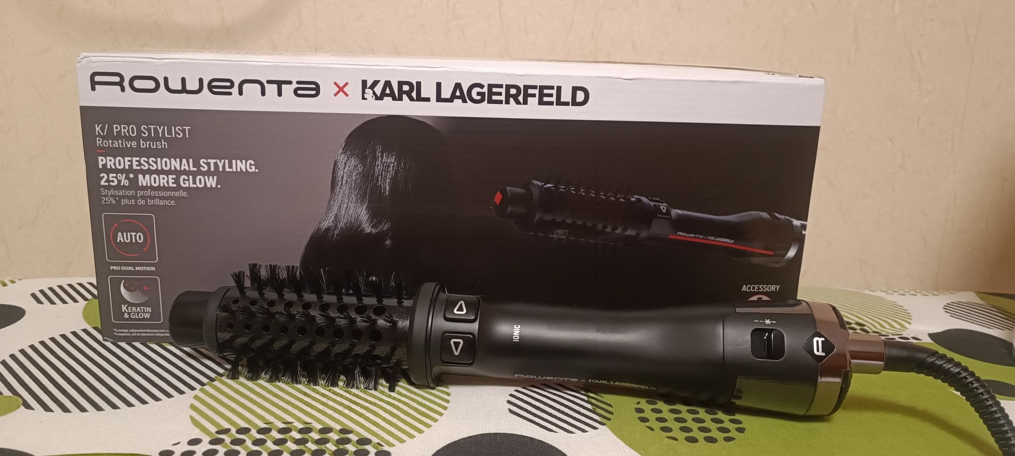 Четка Rowenta X Karl Lagerfeld
Пълен комплект.
