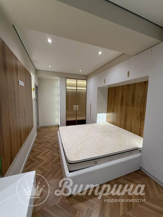 Продается 2 комнатная квартира на Юнусабаде, ЖК Парламент