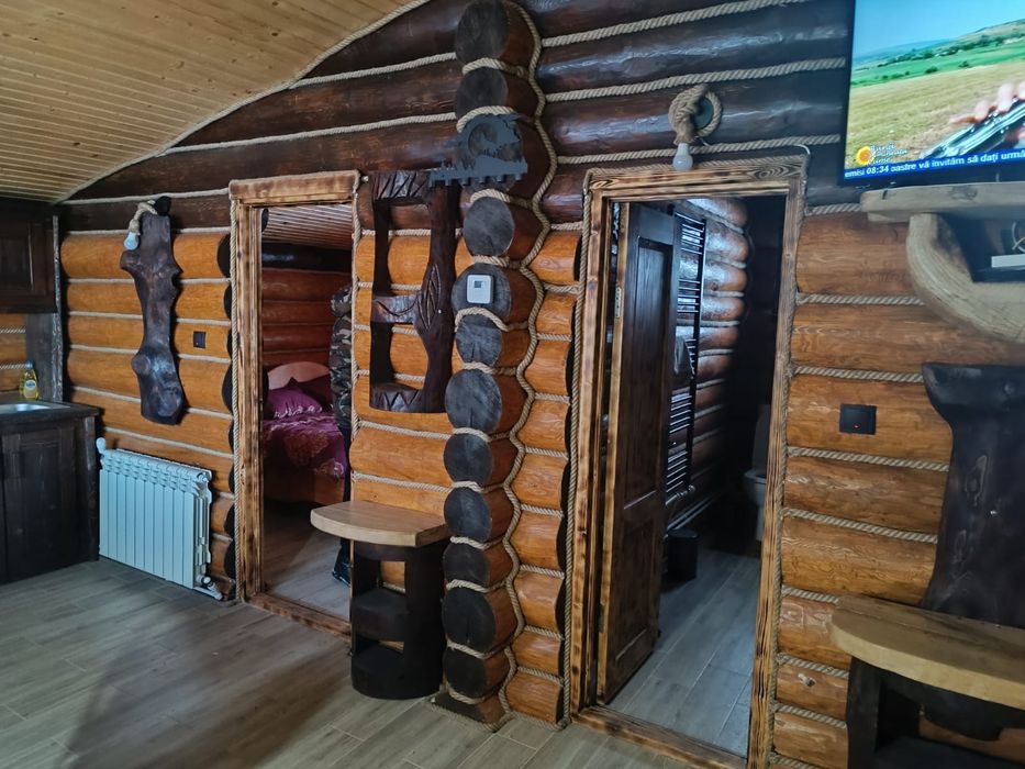 Vând sau schimb cu teren intravilan zona Vatra Dornei cabana lemn rotu