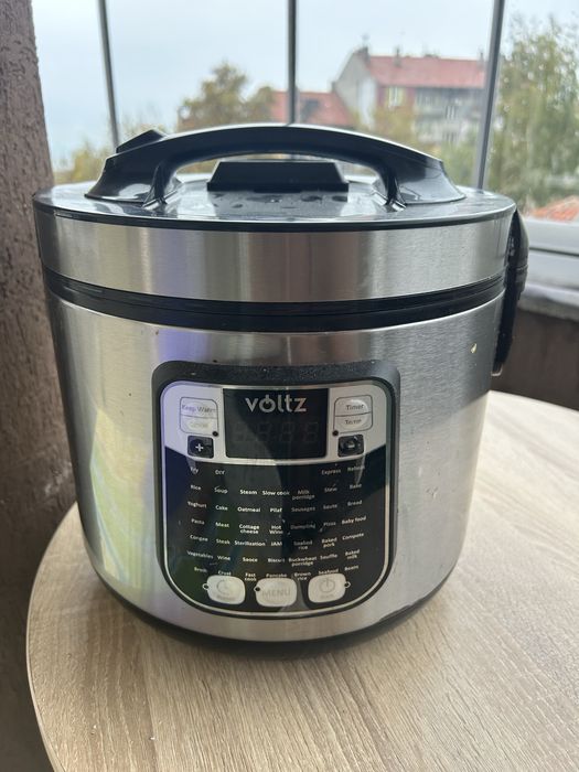Мултикукър VOLTZ 5L 930W