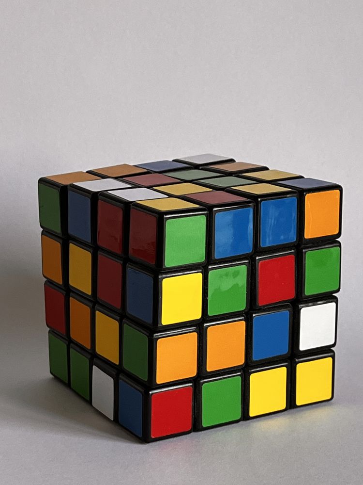 Cub rubik 4x4x4 | Rubik’s Cube