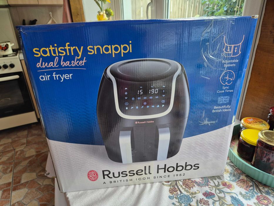 Friteuza cu aer cald Russell Hobbs, 8.5 L, 8 programe prestabilite
