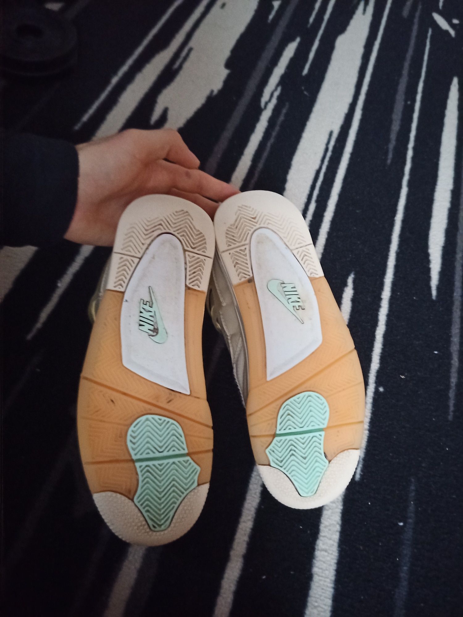 Jordan4 offwhite