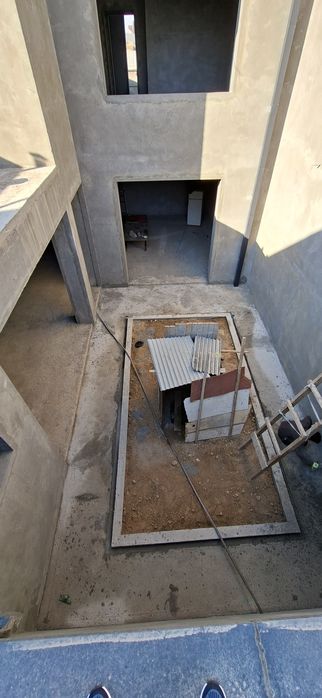 Uy sotiladi karopka  Holatta