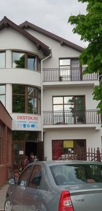 Clădire multifuncțională de vânzare – Săbăoani, zonă ultracentrală