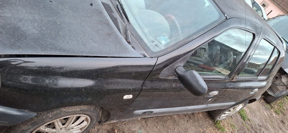 Dezmembrez Renault clio 1,2 benzină zabrani județul Arad