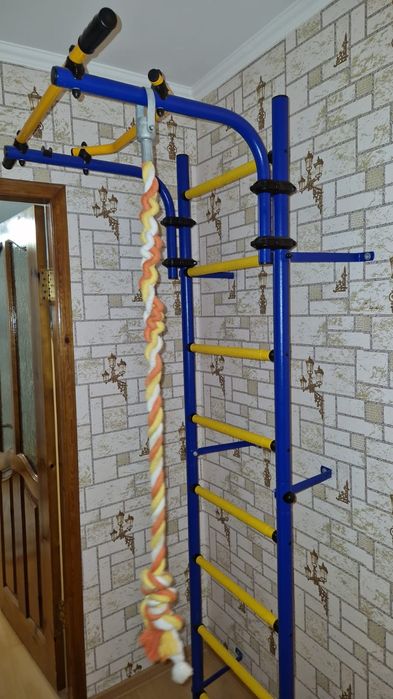 Шведская стенка, турник, канат, мат